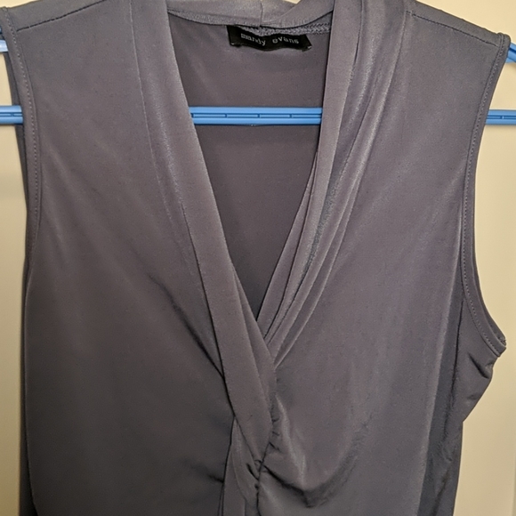Dressy tank top with neck and bust detail - Picture 2 of 4